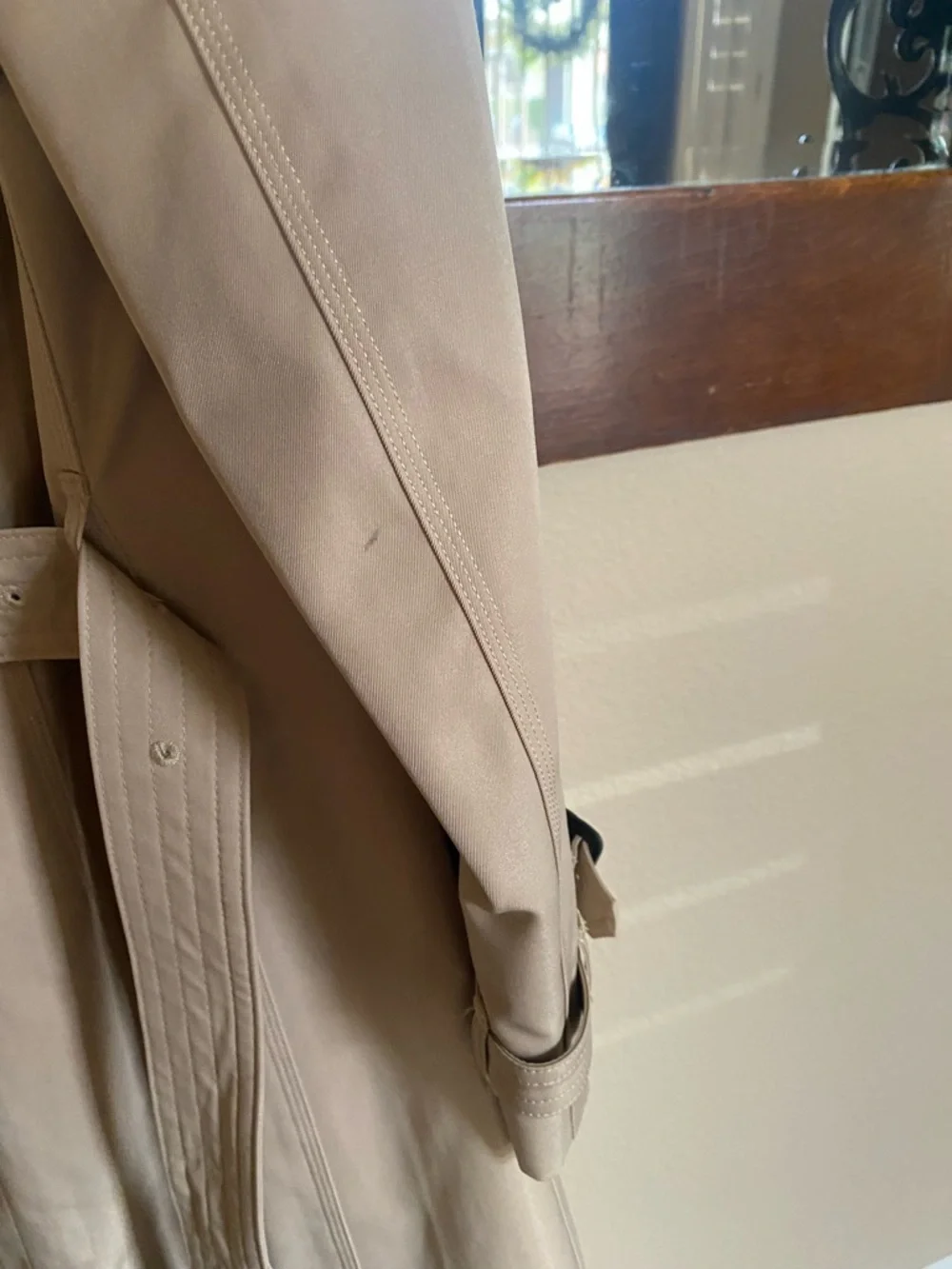Burberry Kensington Heritage Mid-Length Trench Coat - Picture 10 of 10